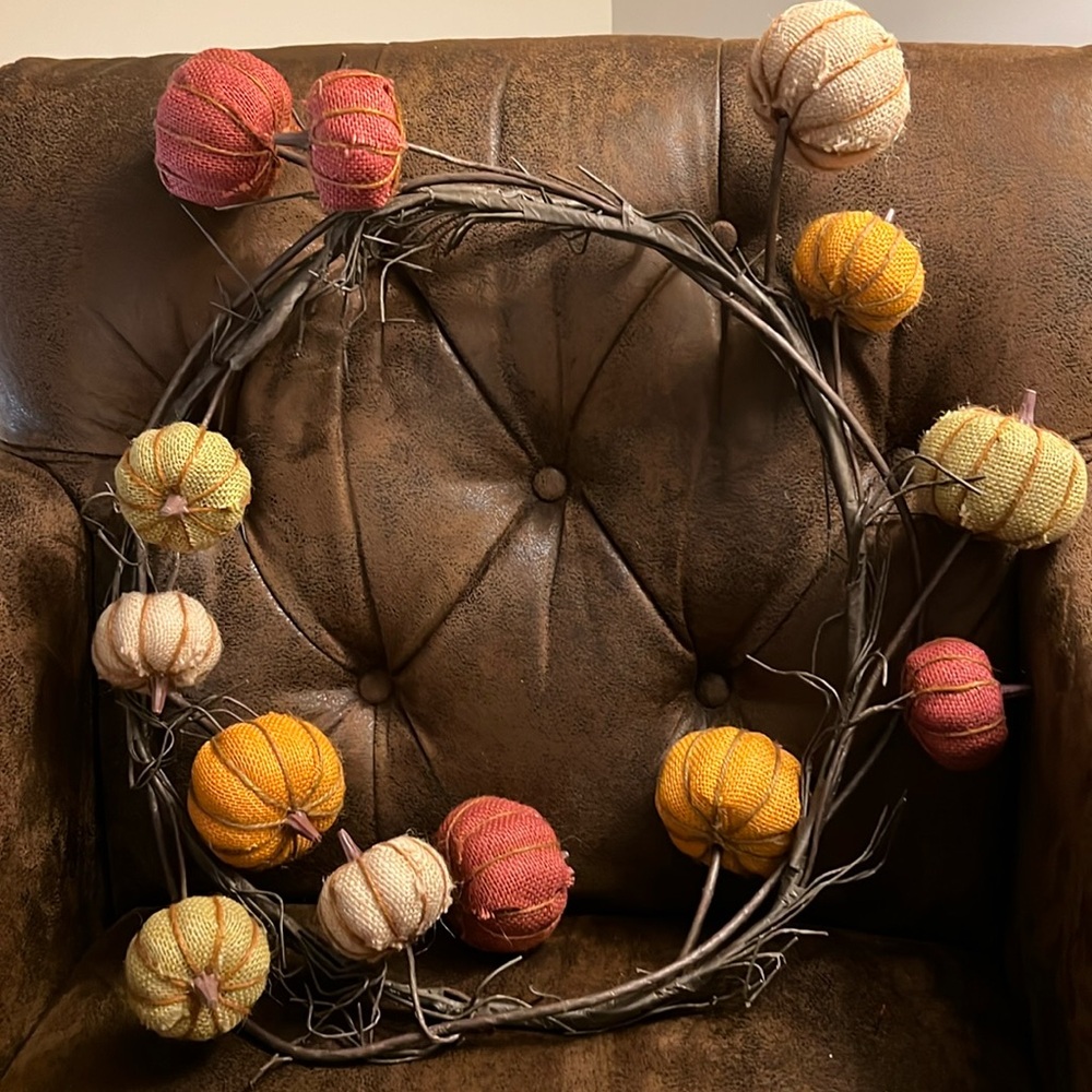 Pumpkin patch flexible wire decor for mantle or wreath